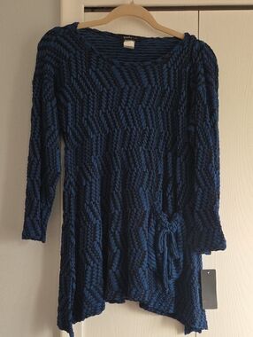 Yushi Blue Tunic M NWT